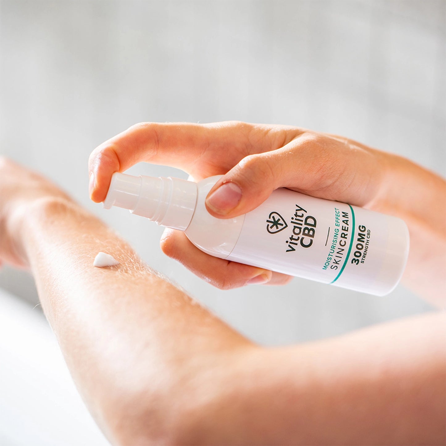 Moisturising Skin Cream with CBD - clearance